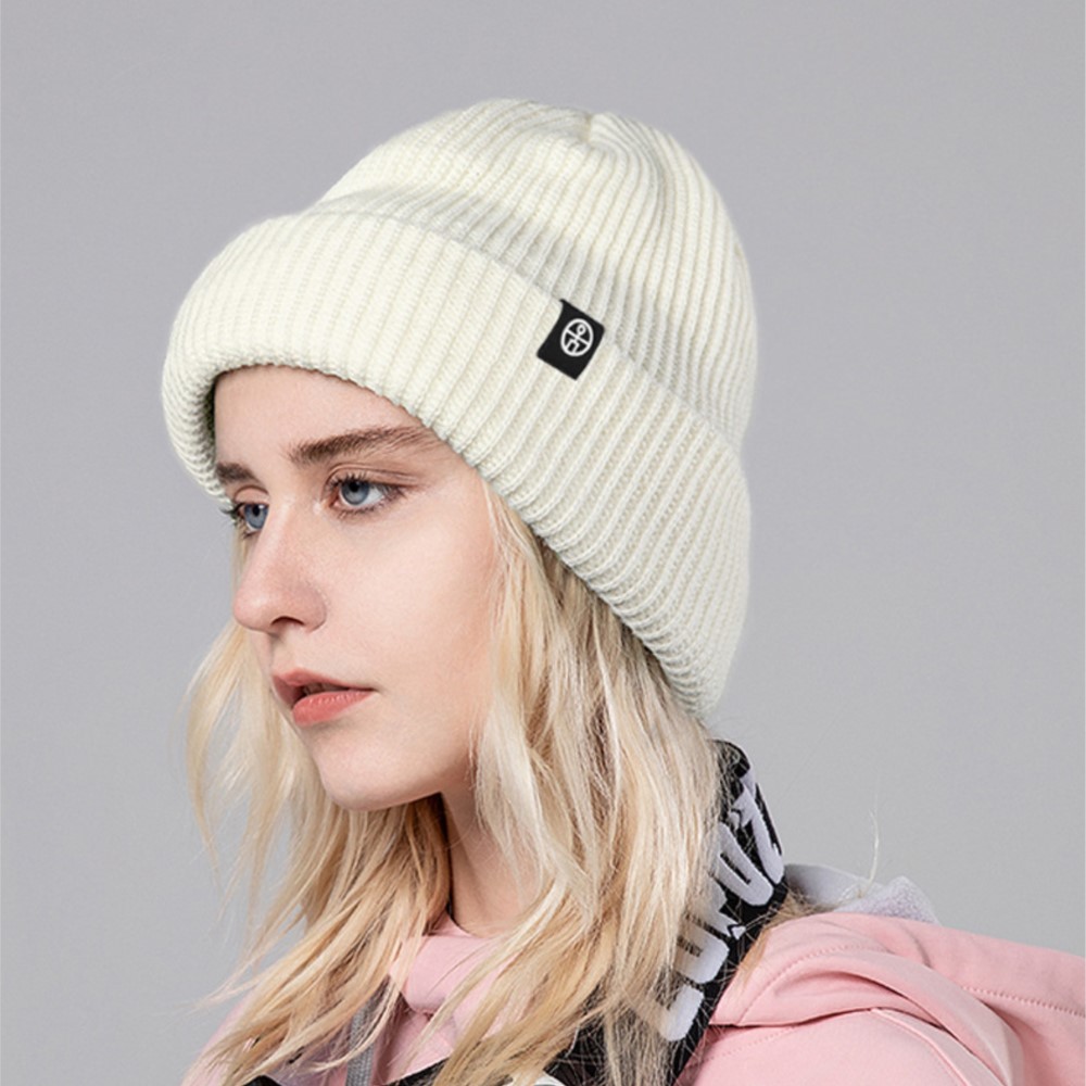 قبعة شتوية نسائية بتصميم كلاسي - مراجعة Beanie Cuffed Knit وسعره