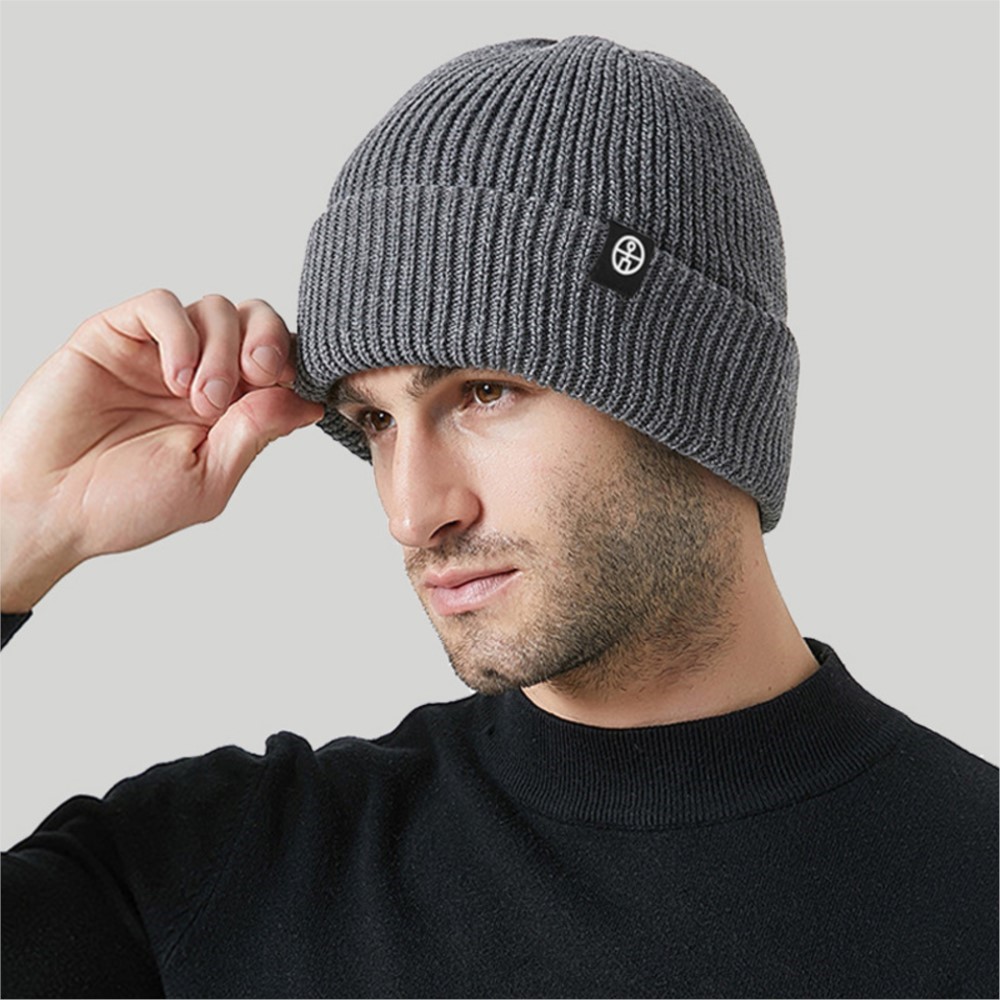 قبعة شتوية نسائية بتصميم كلاسي - مراجعة Beanie Cuffed Knit وسعره