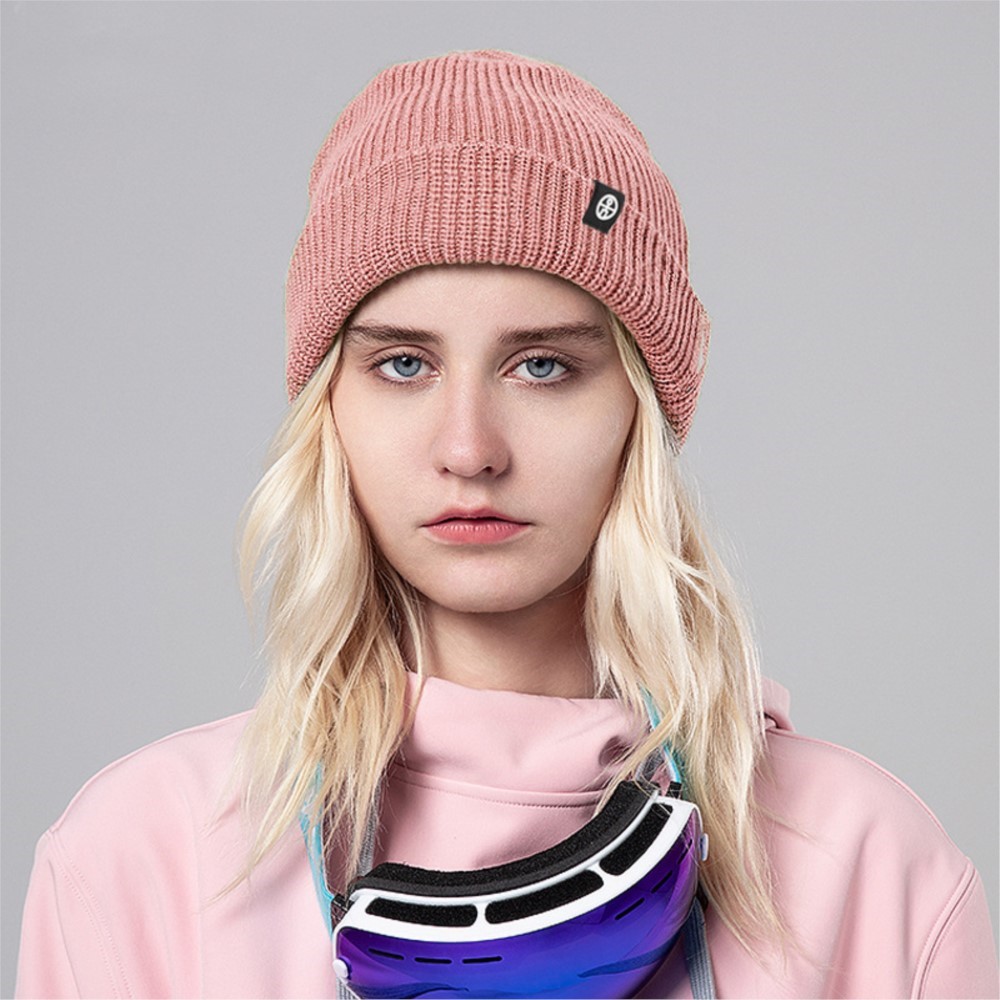 قبعة شتوية نسائية بتصميم كلاسي - مراجعة Beanie Cuffed Knit وسعره